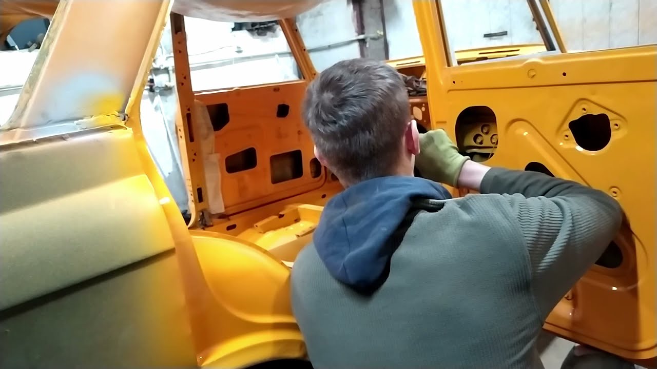 Відновлення москвіча (ІЖа) 412 частина 4 грунт і фарбування салону