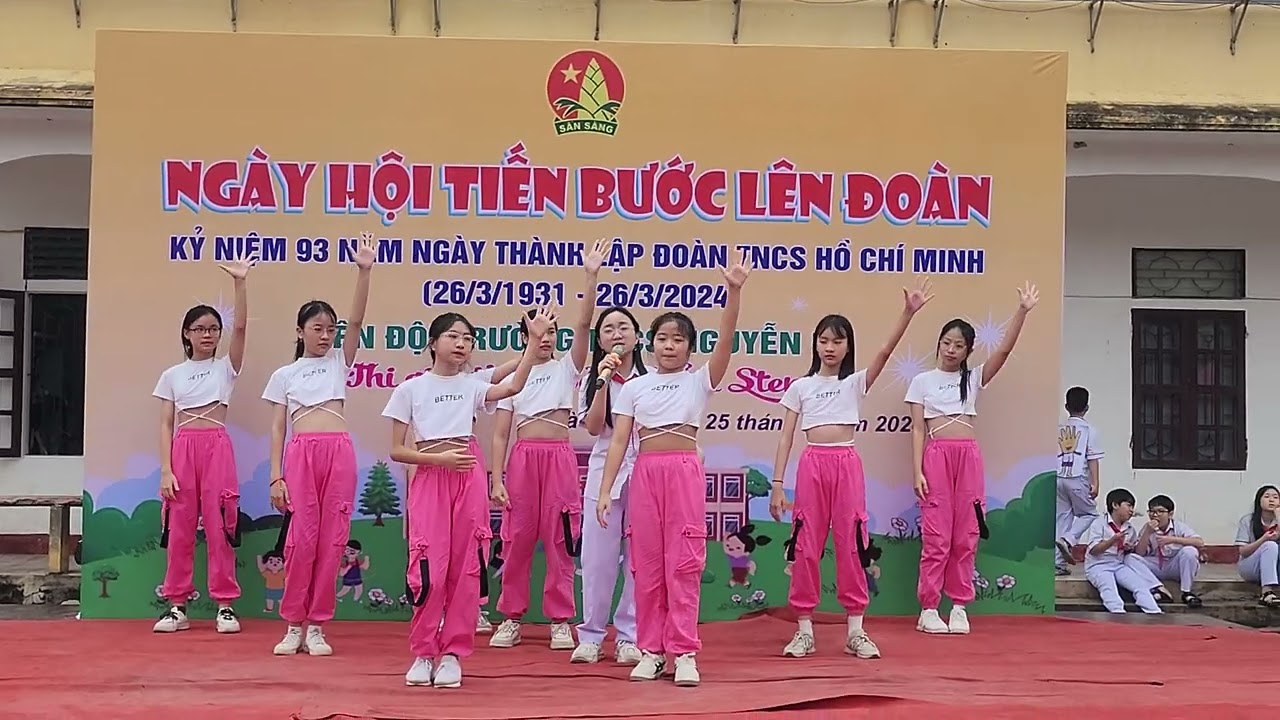 Hát nhảy bài: One last timeBiểu diễn: Trịnh Lâm Phương và tốp nhảy  Trường THCS Nguyễn Du - TP HT