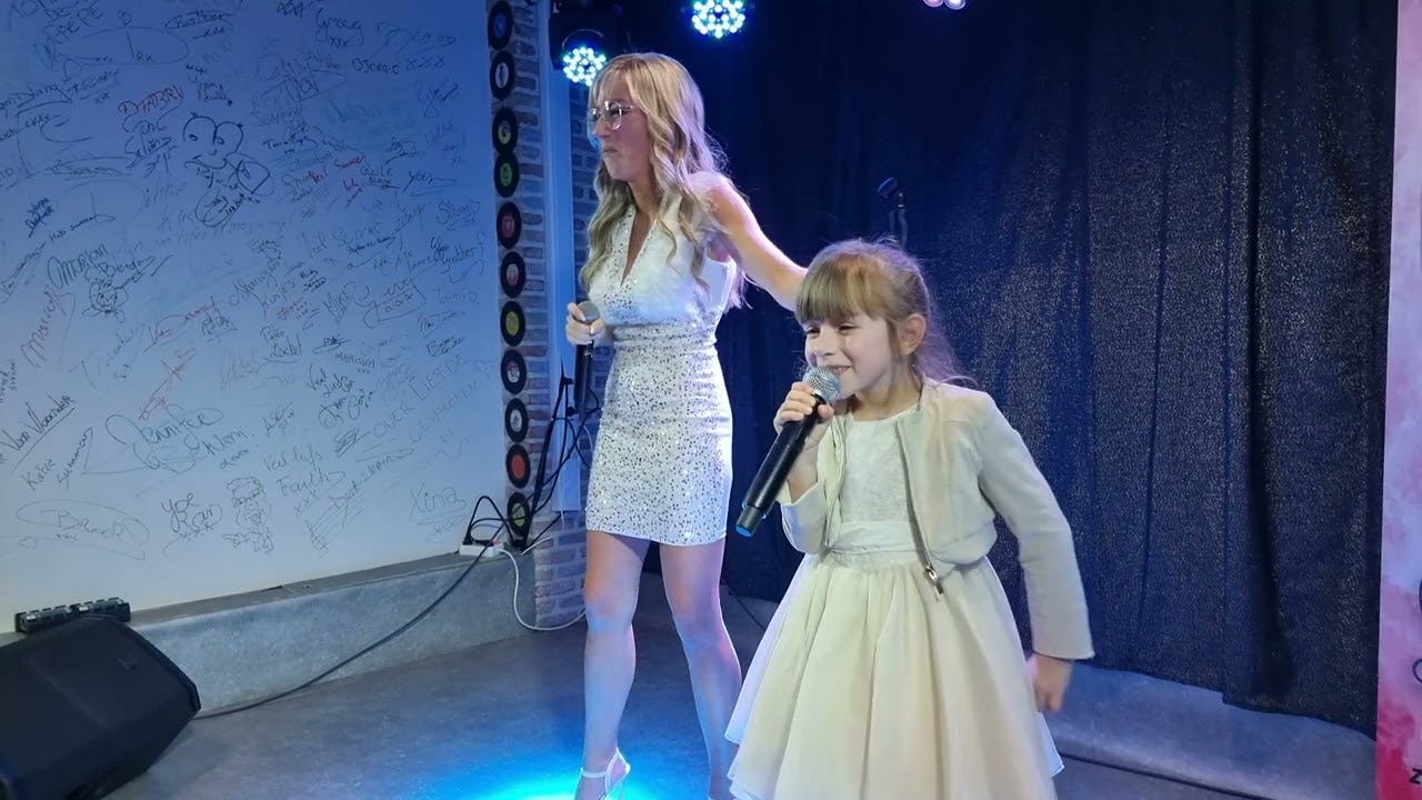 Dat heb jij gedaan -  Larissa  (samen met haar dochtertje) -  CD voorstelling -Larissa - Kletterhof