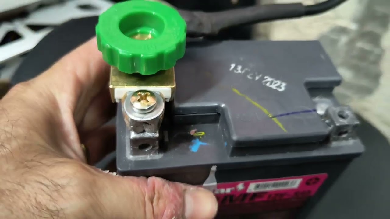 chave geral para parar de descarregar a bateria da moto.