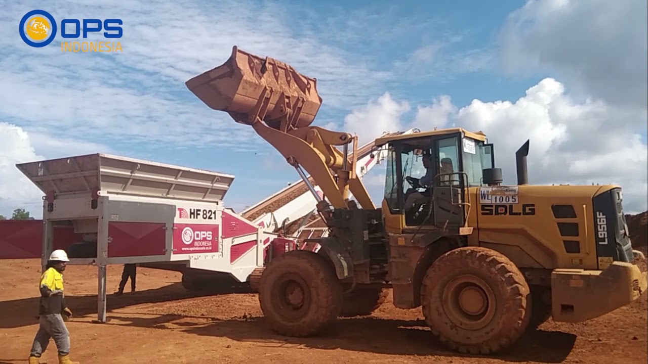 Telestack HF821 Hooper Feeder Bauxite Barge Loading Kalimantan Indonesia