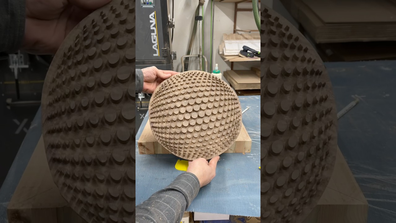 Разделочная доска &laquo;Иллюзия сферы&raquo; из ореха и вишни. #деревообработка #cncwoodworking #onefinity