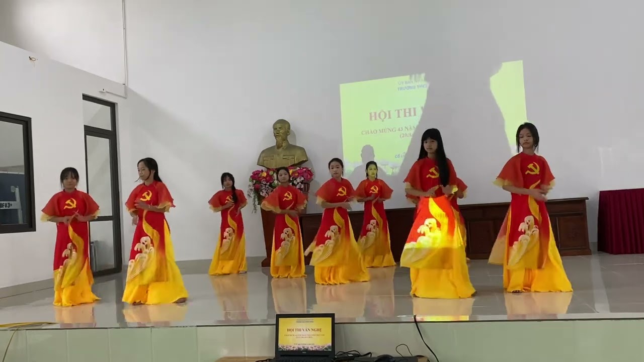 Bài múa “Kiếp sau vẫn là người Việt Nam” của lớp 6A2 trường THCS Trung Đông