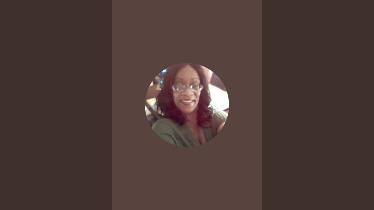 Khadija Reeves is live! It's Really Snow🌨️
