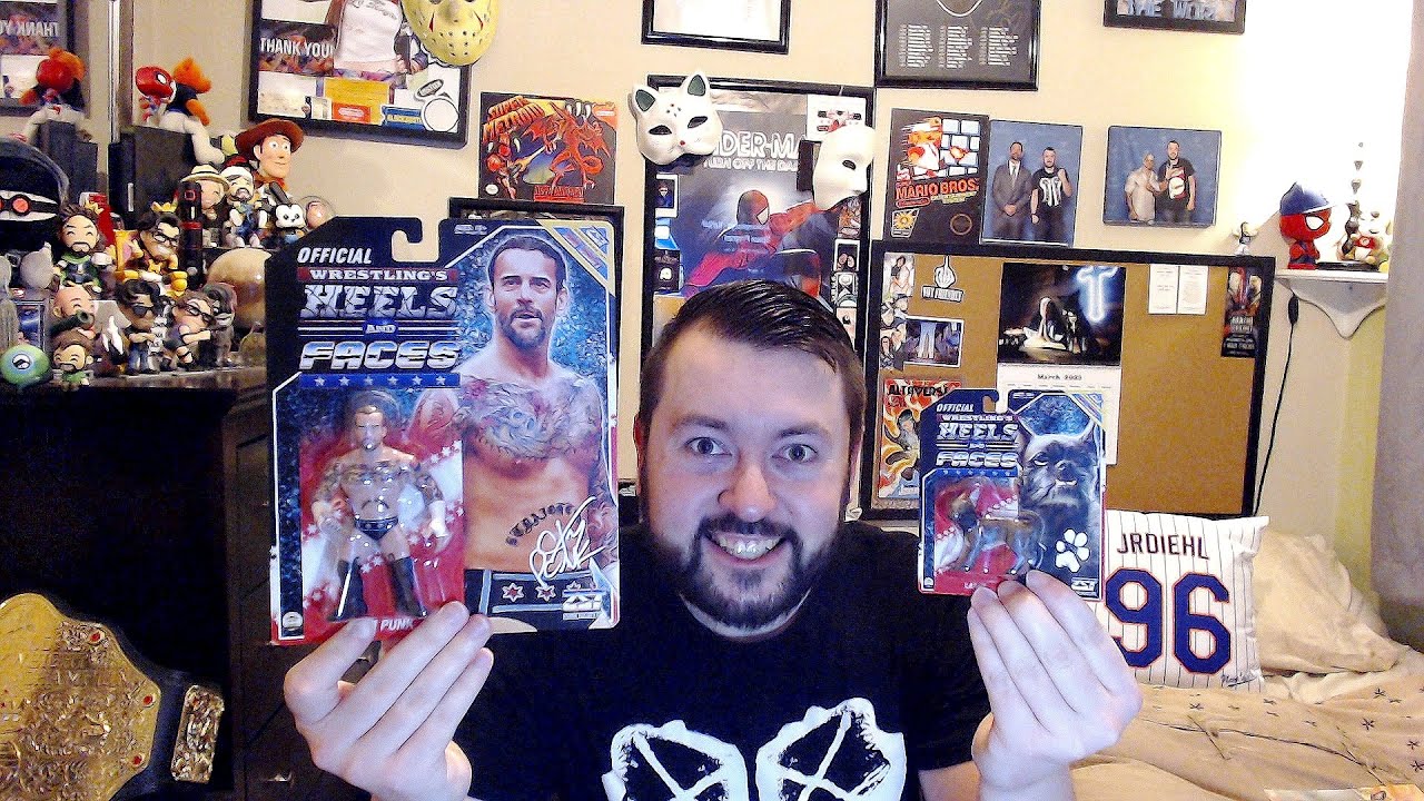 CM Punk & Larry the Dog Figures Unboxing
