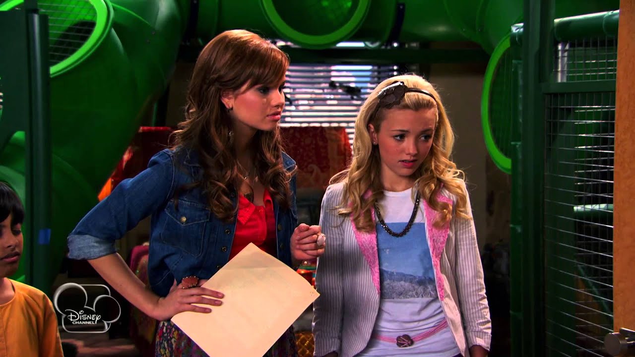 Jessie | The Talented Mr Kipling 😱 | Disney Channel UK