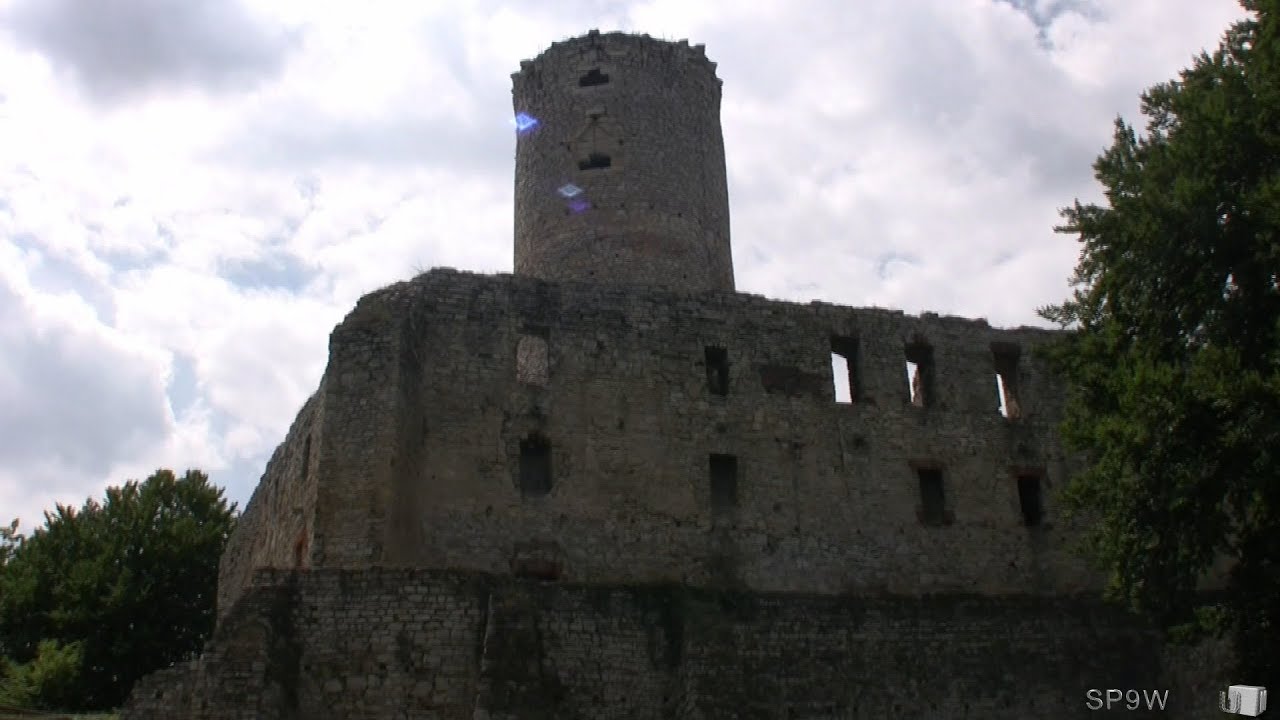 Zamek Lipowiec w Babicach / Lipowiec Castle in Babice