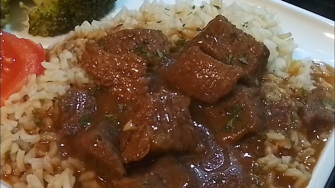 Cook With Me - Easy BEEF TIPS & GRAVY #beeftips #beef #comfortfood #sundaydinner #oldfashioned 