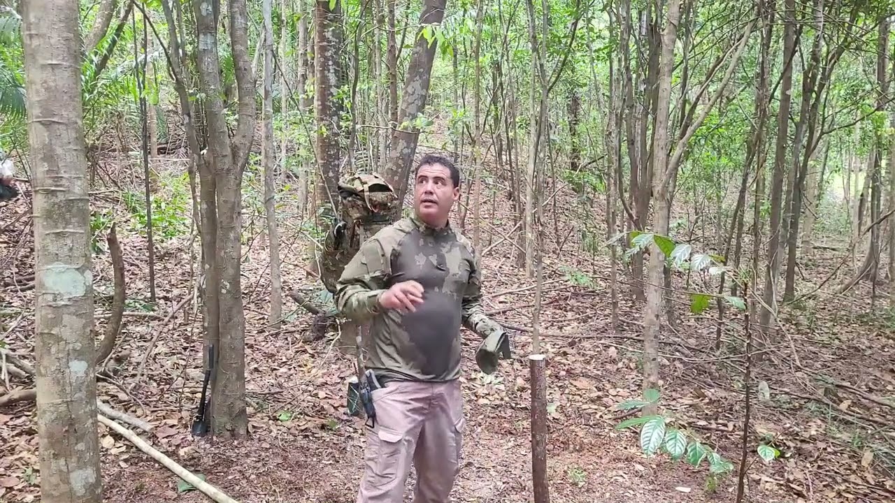 Acampamento Raiz na Mata Fechada 🌿 Fogueira, Rede e Café na Natureza Selvagem
