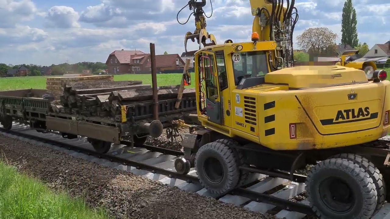 Schotterzug, Schwellenwechsel & Restarbeiten - Gleisbau auf der TWE (04/2022)