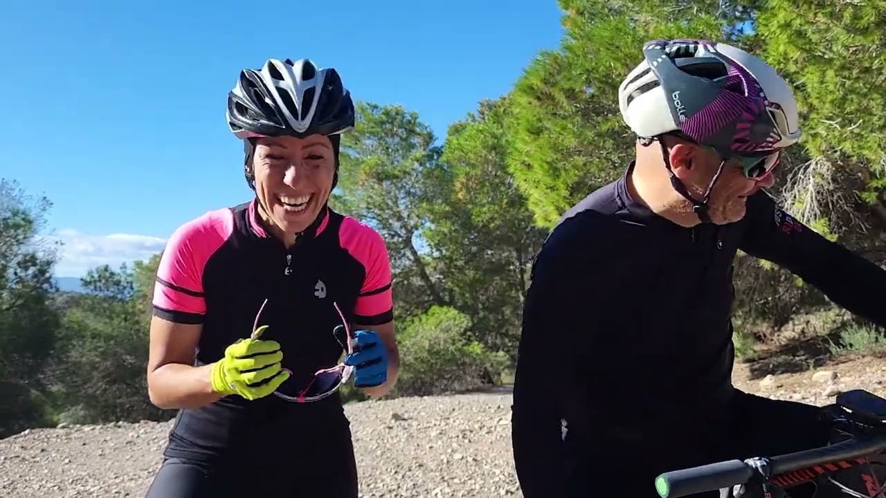 Ruta BTT con la Mujer de Negro y el Hombre de Negro