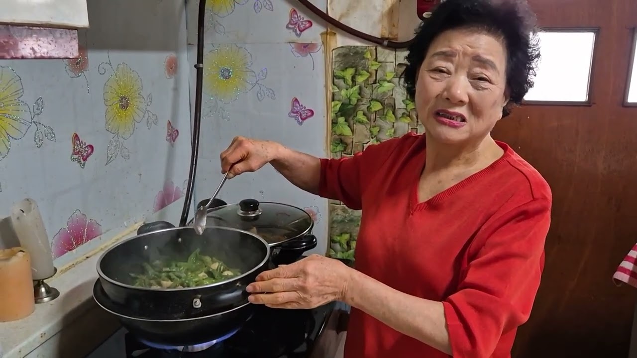 80살시골엄마 풀때기아줌마의 야심찬 꽈리고추조림