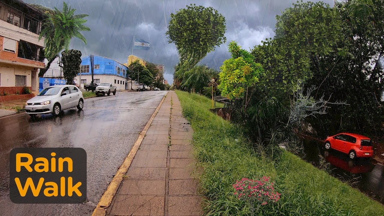 RAIN WALK in Posadas, Misiones &mdash; ARGENTINA Walking Tour ☂️ 🇦🇷