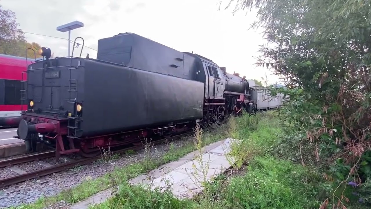 150 Jahre Südpfalz und Queichtalbahn Dampflok 23 058 in Godramstein am Bahnhof 12.10.2025