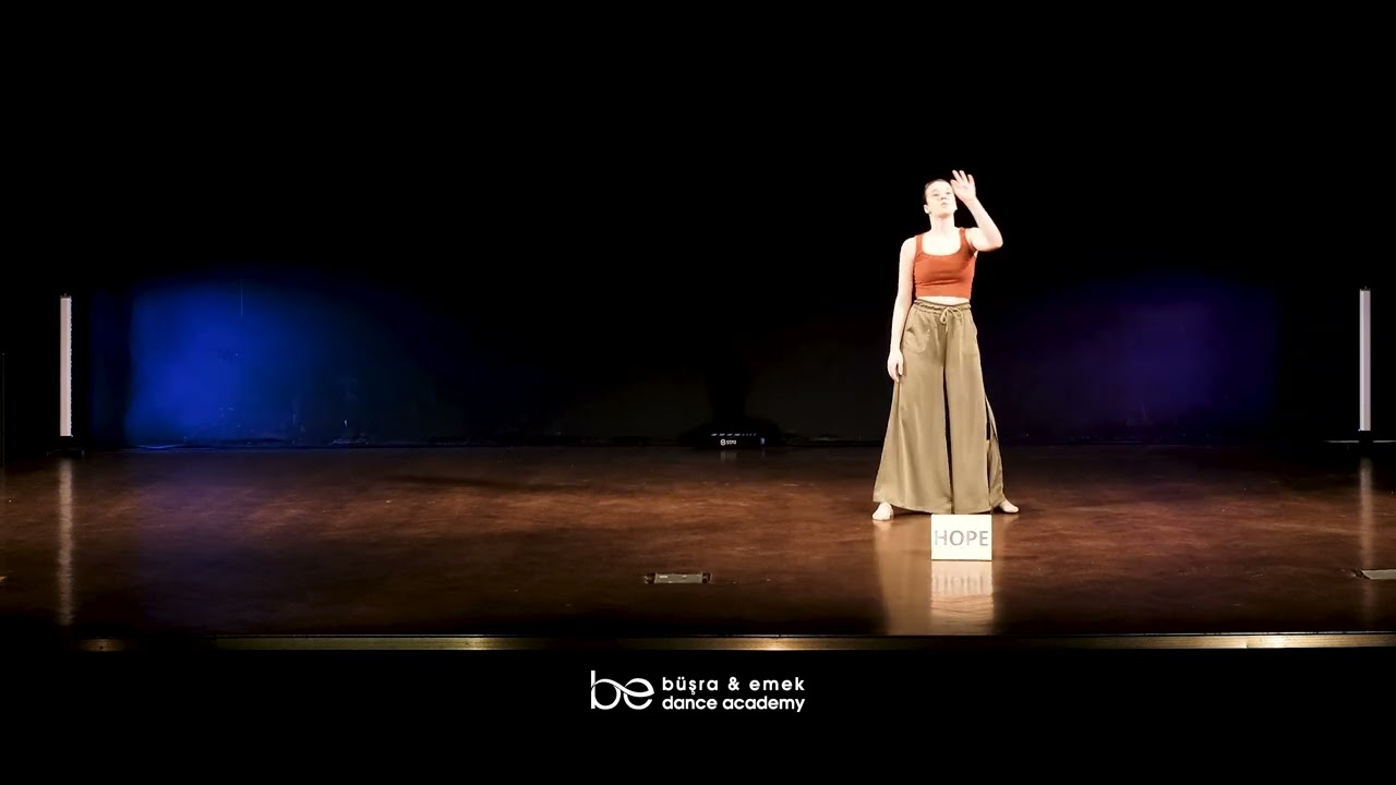 Ceren Yılmaz - Modern Dance Solo Show | Büşra & Emek Dans Akademi Yıl Sonu Gösterileri