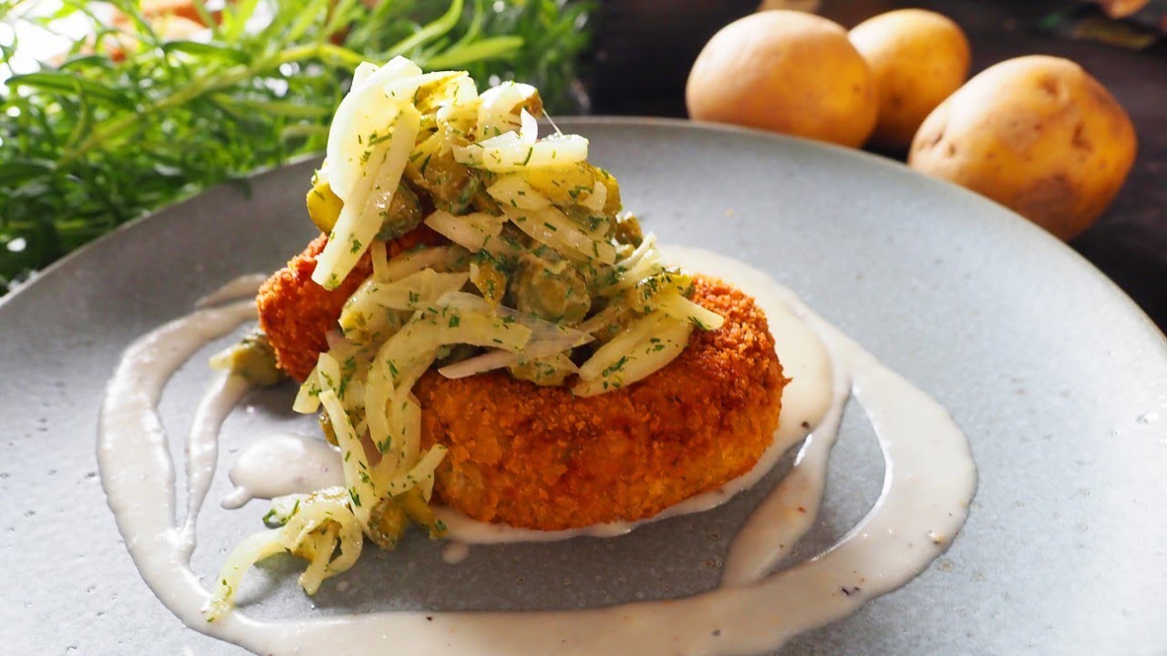 Co na obiad: Kotlety ziemniaczane z sałatką z ogórków