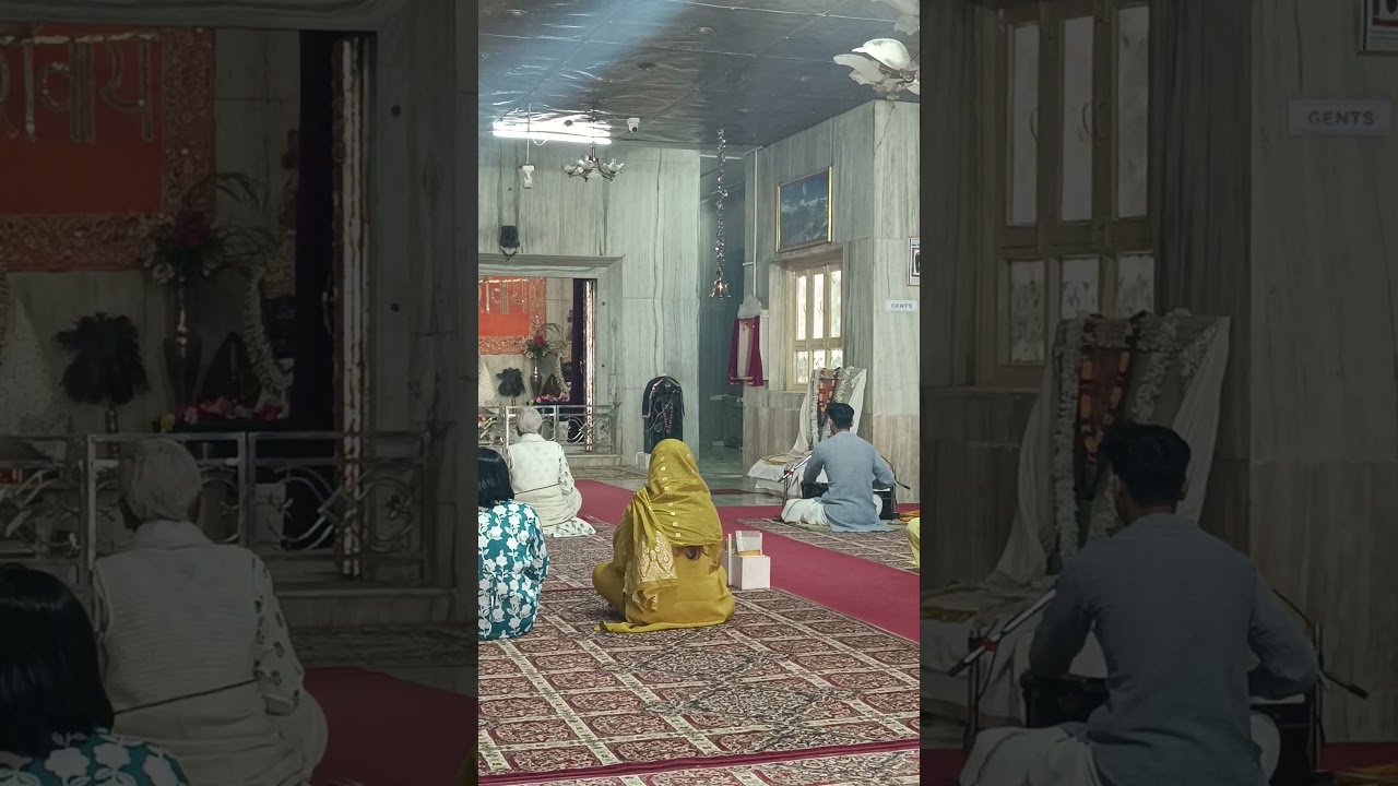 Hanuman Chalisa 🧡 Morning Aarti at #Haidakhan Babaji's ashram in Himalayas, India #bhakti #Hanuman