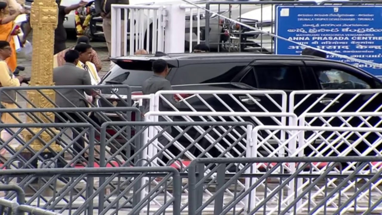 Hon'ble President of India Smt. Droupadi Murmu, Darshan of Lord Sri Venkateswara SwamyTemple