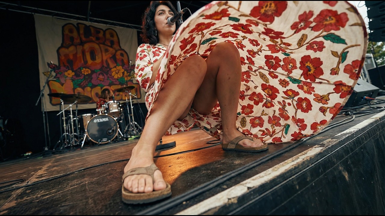 Live Surf Drum and Bass Performance by Alba Flora Mendoza AI Artist
