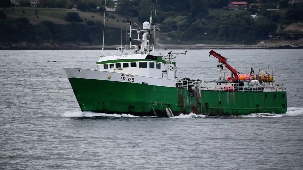 ESPEMAR II saliendo de Coruña rumbo a caladeros
