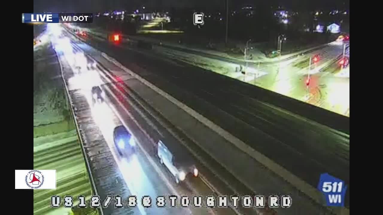 TRAFFIC ALERT: Messy morning commute in southern Wisconsin after early morning snowfall
