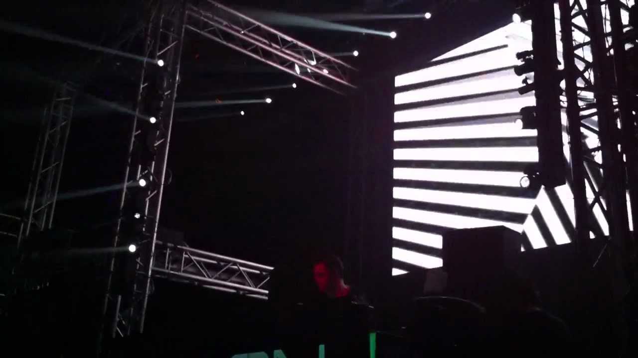 Markus Schulz & Jochen Miller playing Rotunda @ LA '12