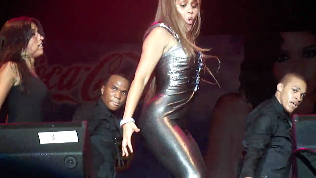 kat de luna six flags new jersey