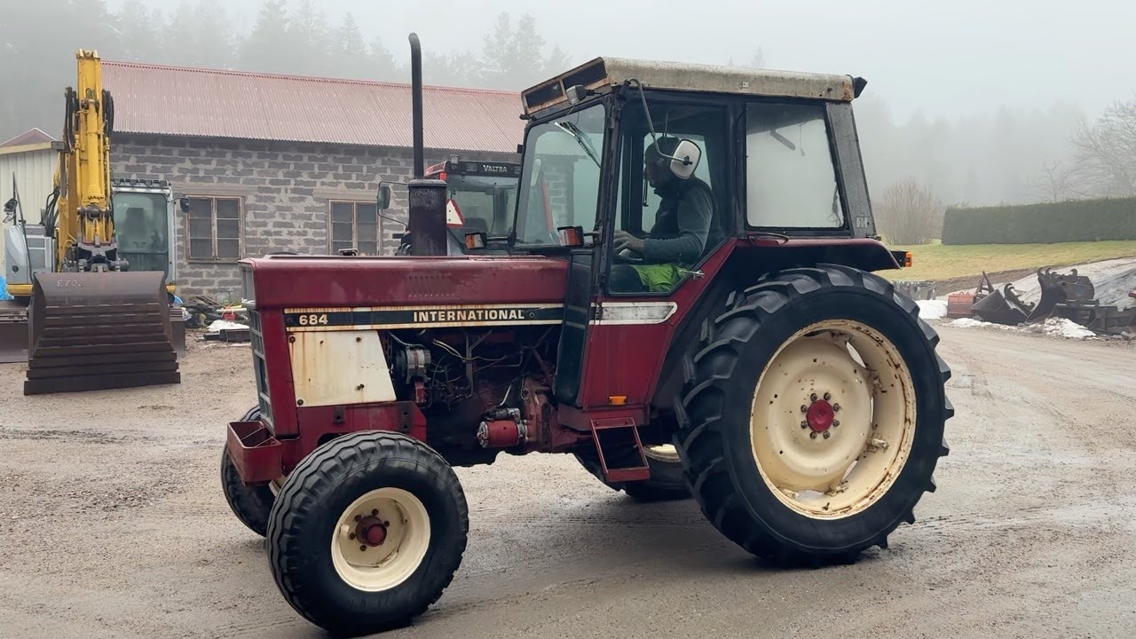 Köp Traktor International 684 på Klaravik