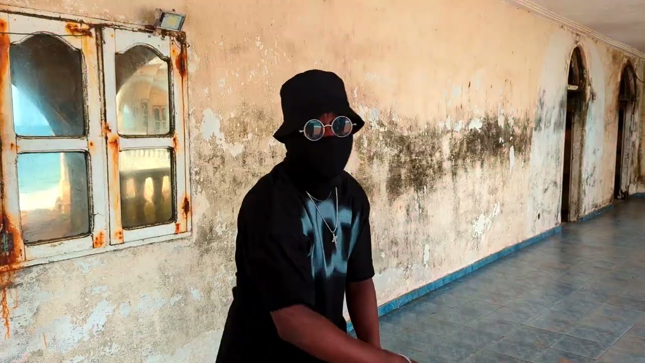 Christian Banoh - Adébayor (Clip officiel)