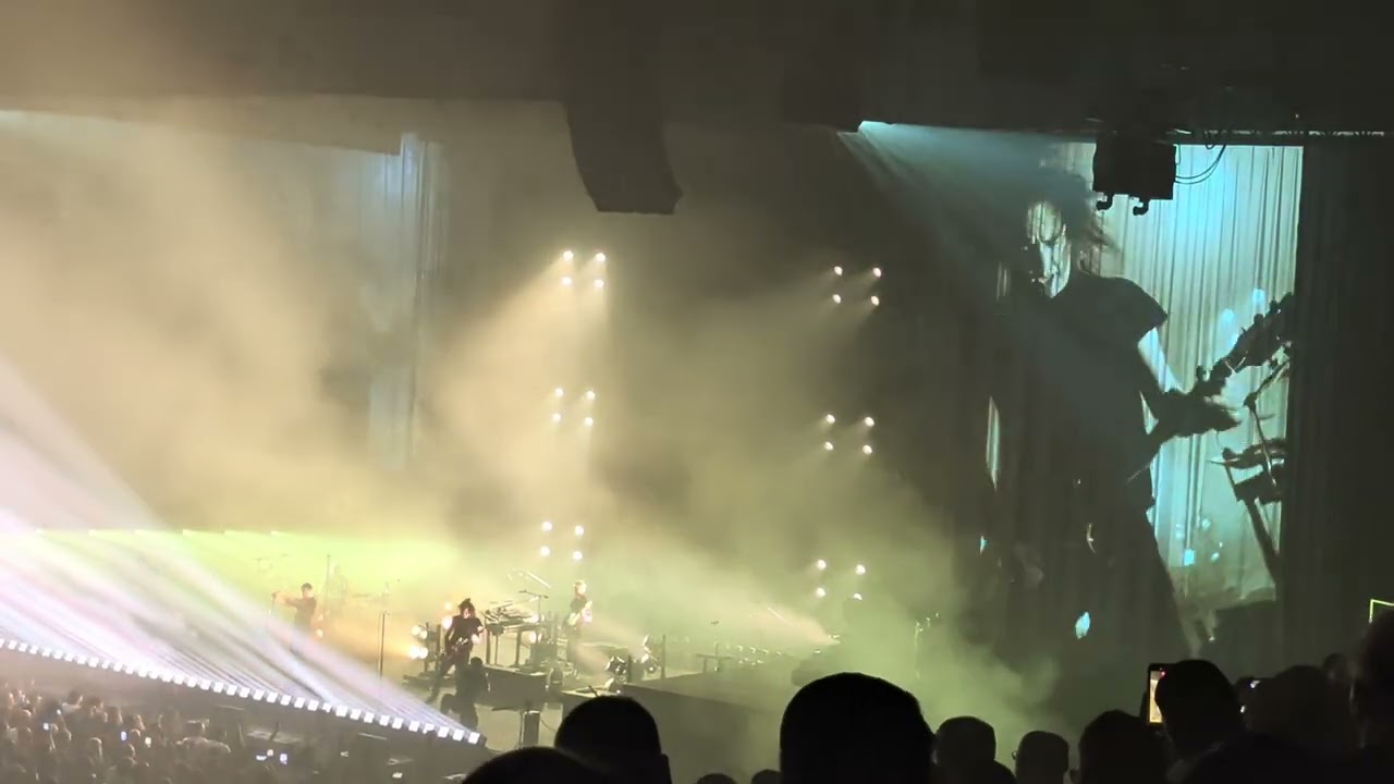 Nine Inch Nails - I'm Afraid Of Americans (David Bowie cover) - 226-03-01