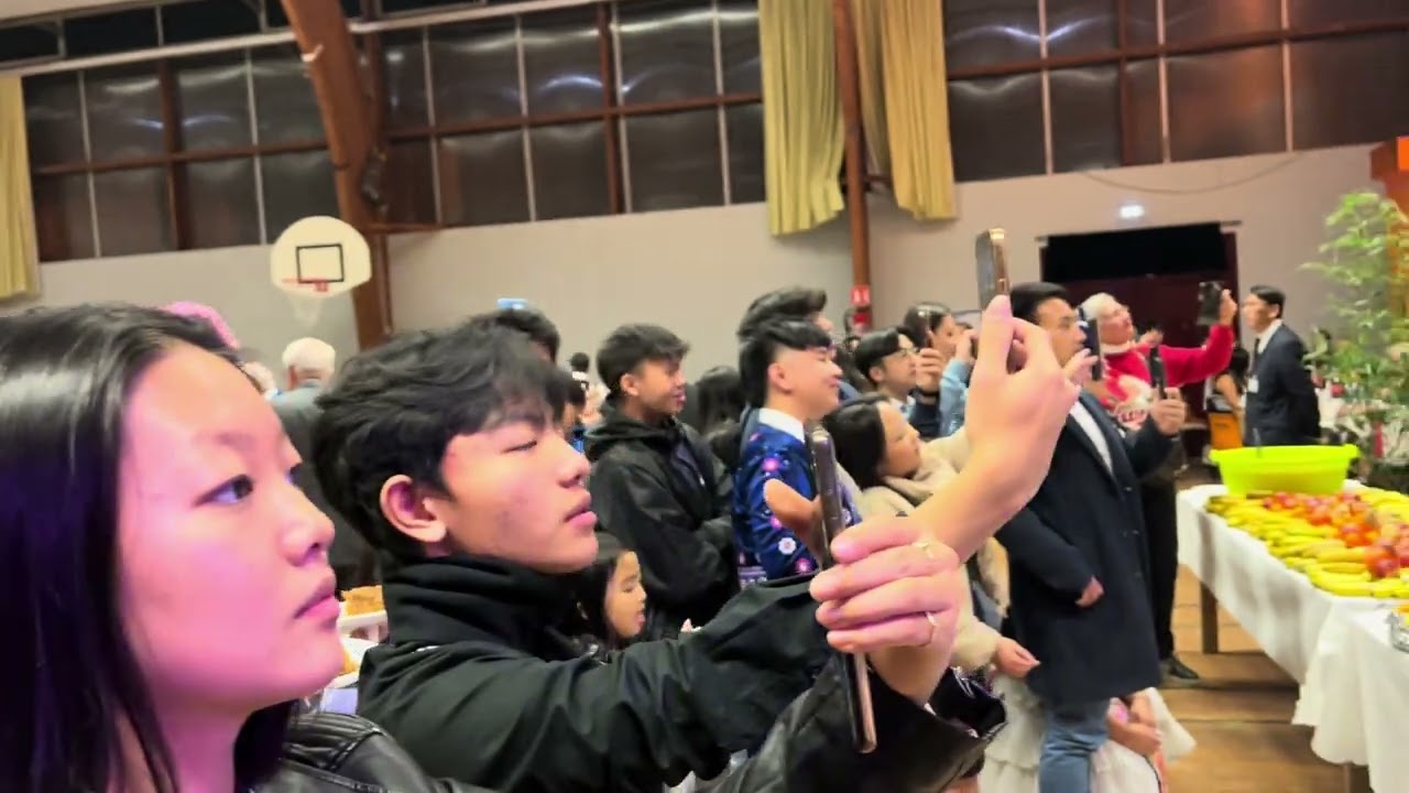 Nouvel an Hmong 2024 à Rennes (Début des chants)