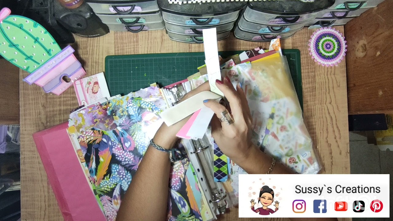 Cómo organizar papeles de scrapbook