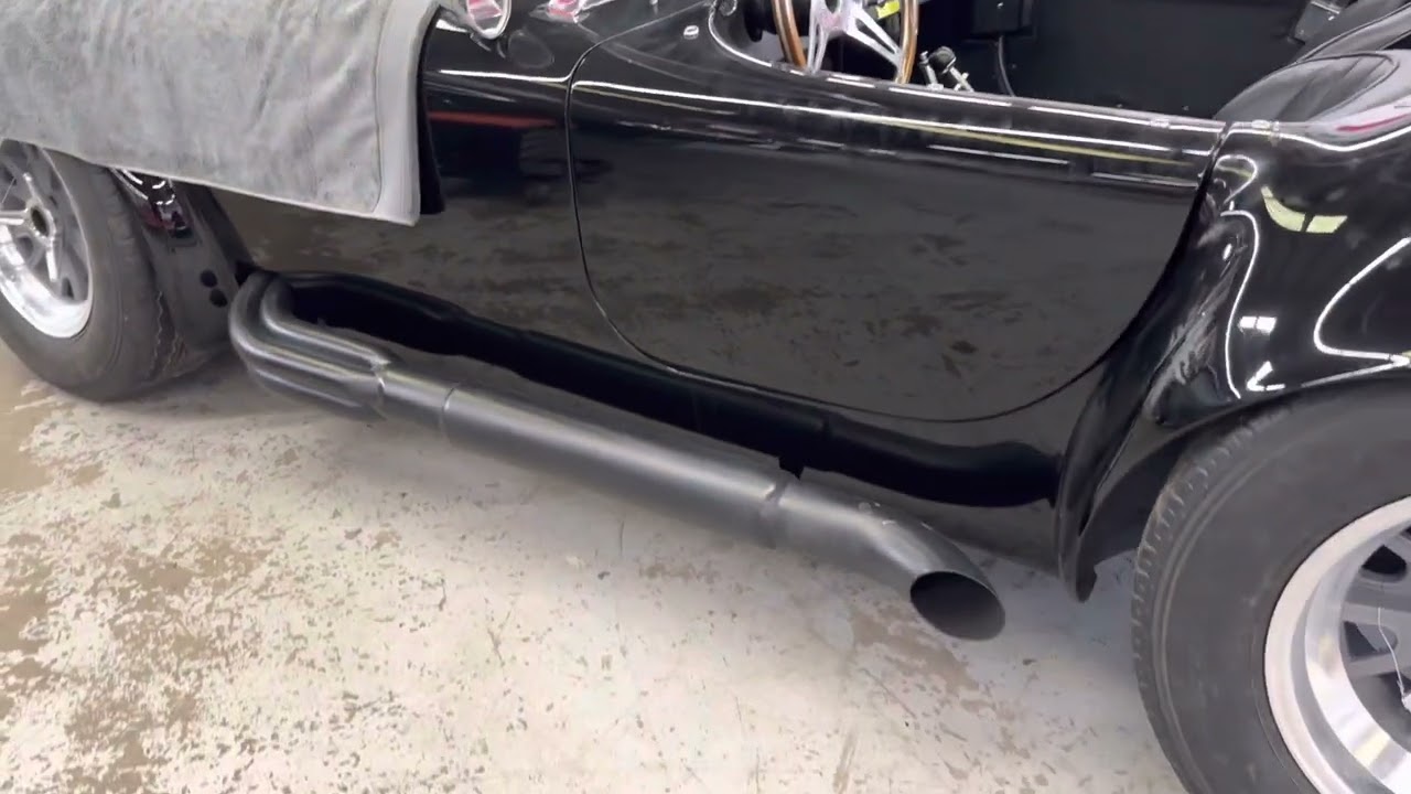 Hear the world famous Ford 427 FE Side Oiler engine, oh baby!