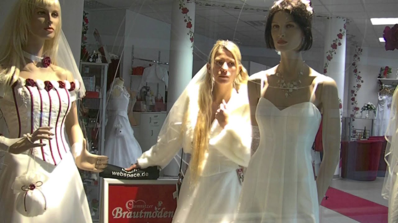 living mannequin