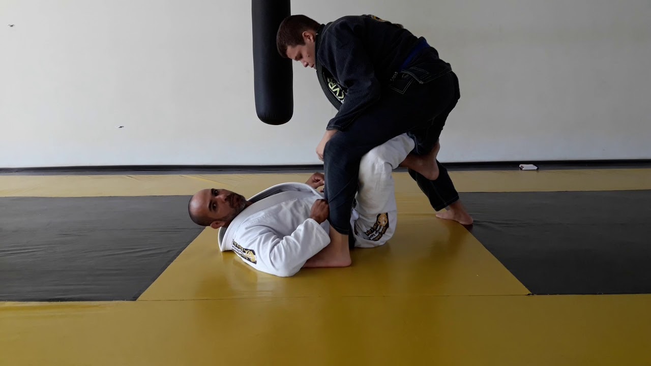 Melhore a Guarda de Gancho comece a Luta Puxando pra Guarda Sentado