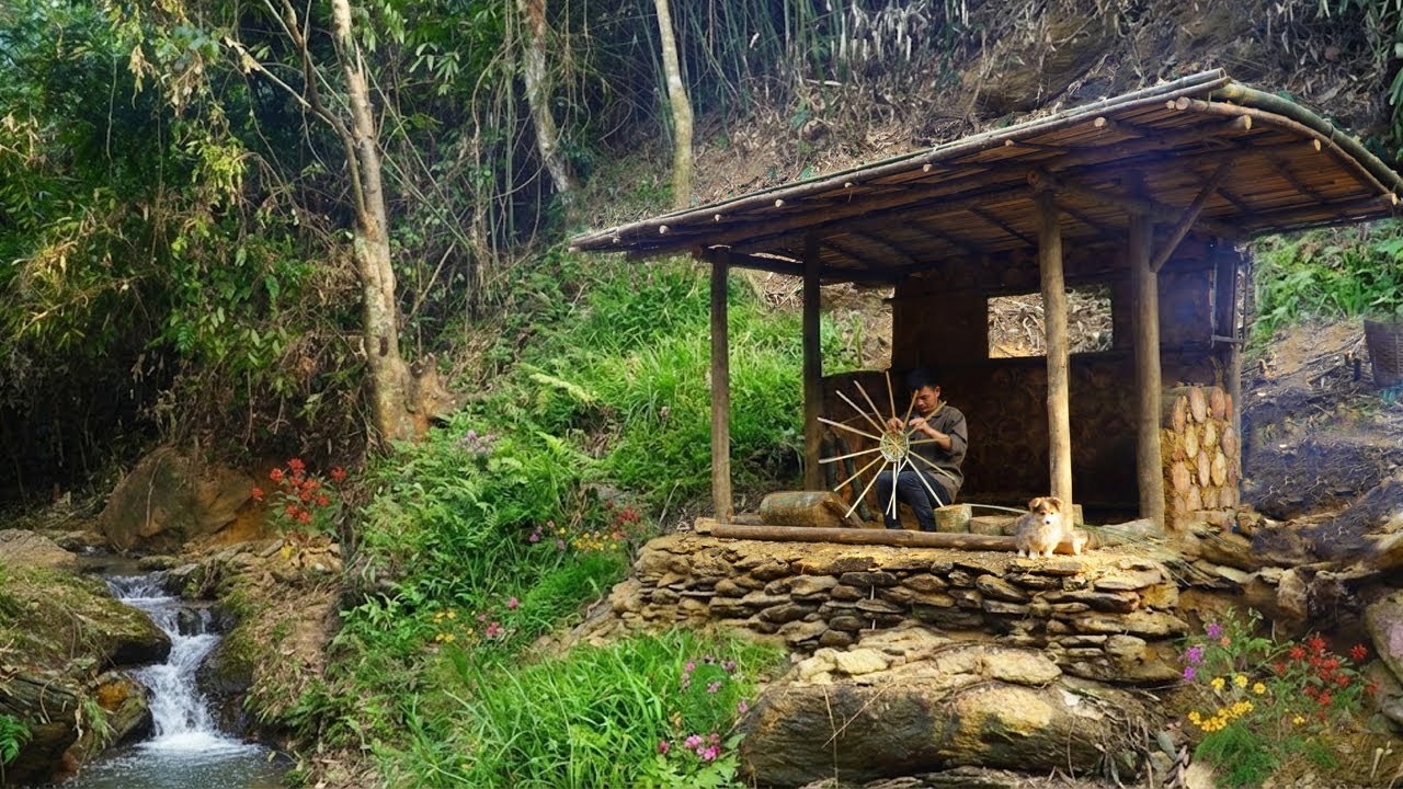 Building a Bushcraft House in the forest. Finishing the roof & walls of the house using wood, earth
