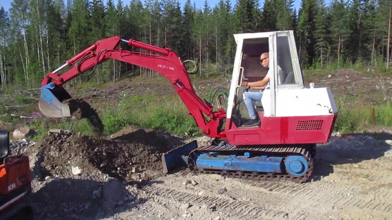 Iwafuji CT-360H kaivinkone