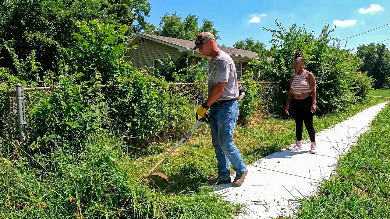 House Looked ABANDONED, But SINGLE MOM Was Needing Help Getting Lawn Back In Shape