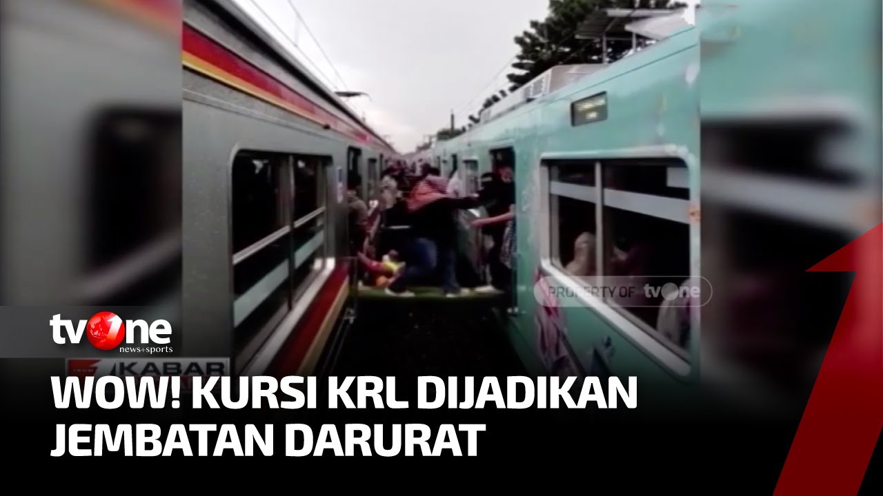 Kereta Bermasalah, Kursi KRL Dijadikan Jembatan Darurat untuk Pindah Gerbong | Kabar Petang tvOne