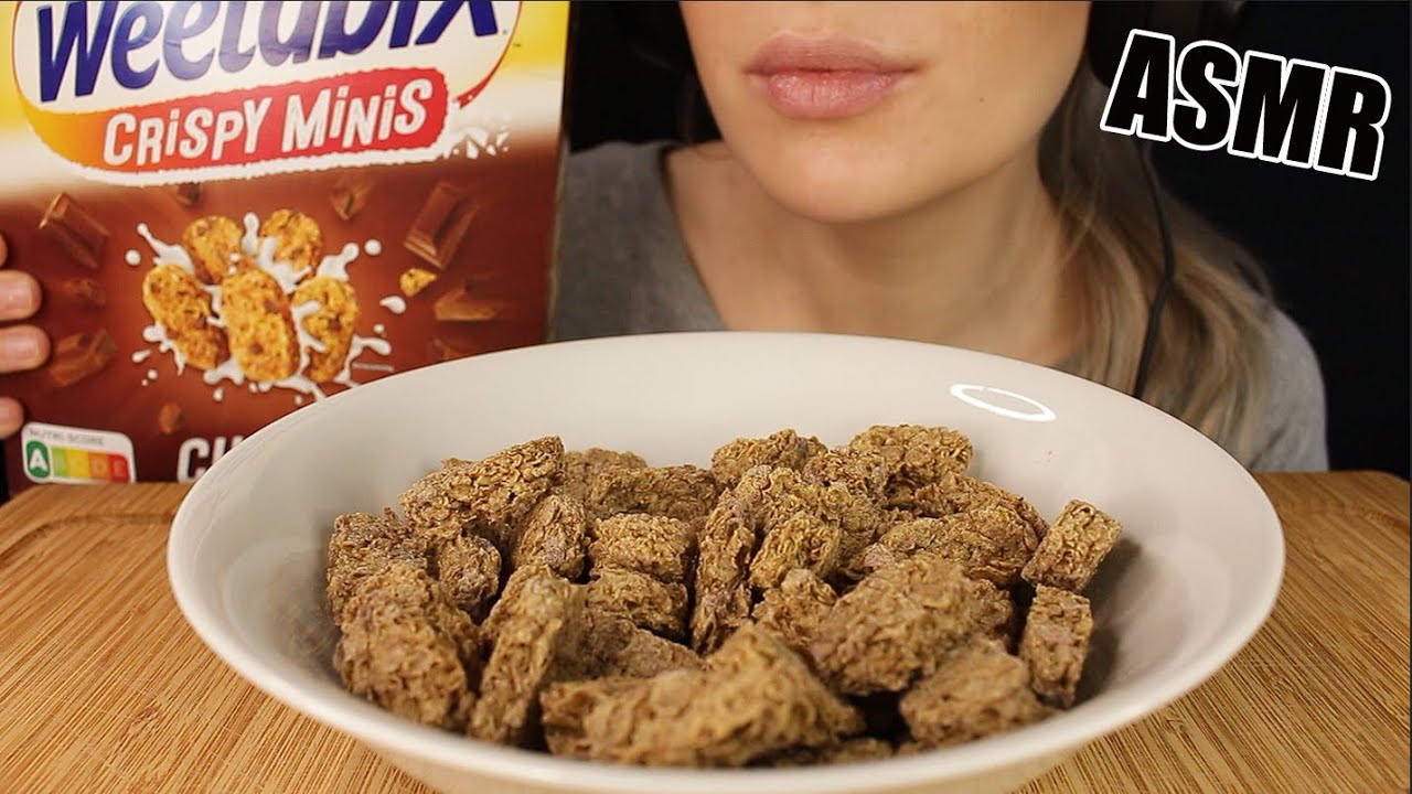 ASMR CRUNCHY CHOCOLATE CEREAL WEETABIX CRISPY MINIS MUKBANG EATING SOUNDS No Talking 먹방 Kasmia ASMR