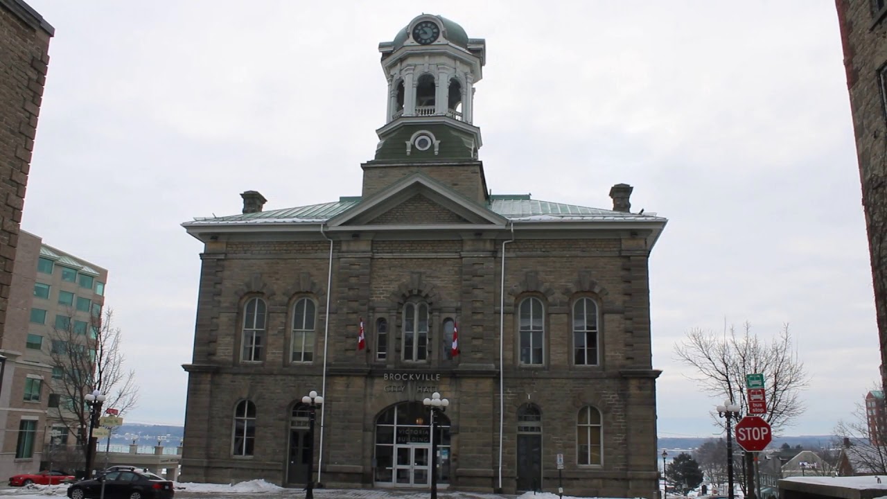 BROCKVILLE, ONTARIO - HIGHWAY 2 / KING STREET 2020 #Brockville #1000Islands #Ontario