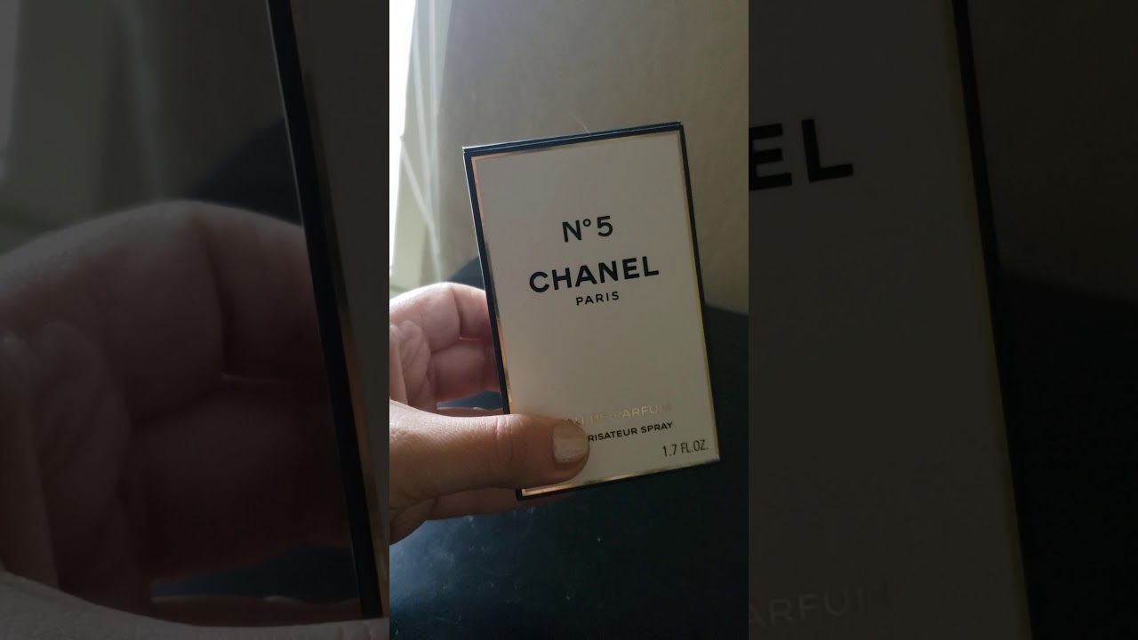 My Favorite perfume 😍 Chanel N5.
