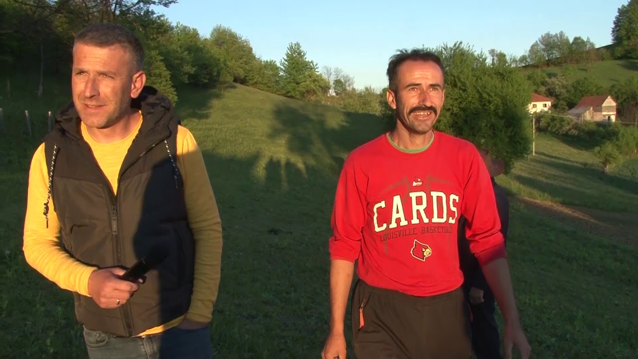 TEŠKO JE IZ TUDJEG DŽEPA PARU IZVUĆ