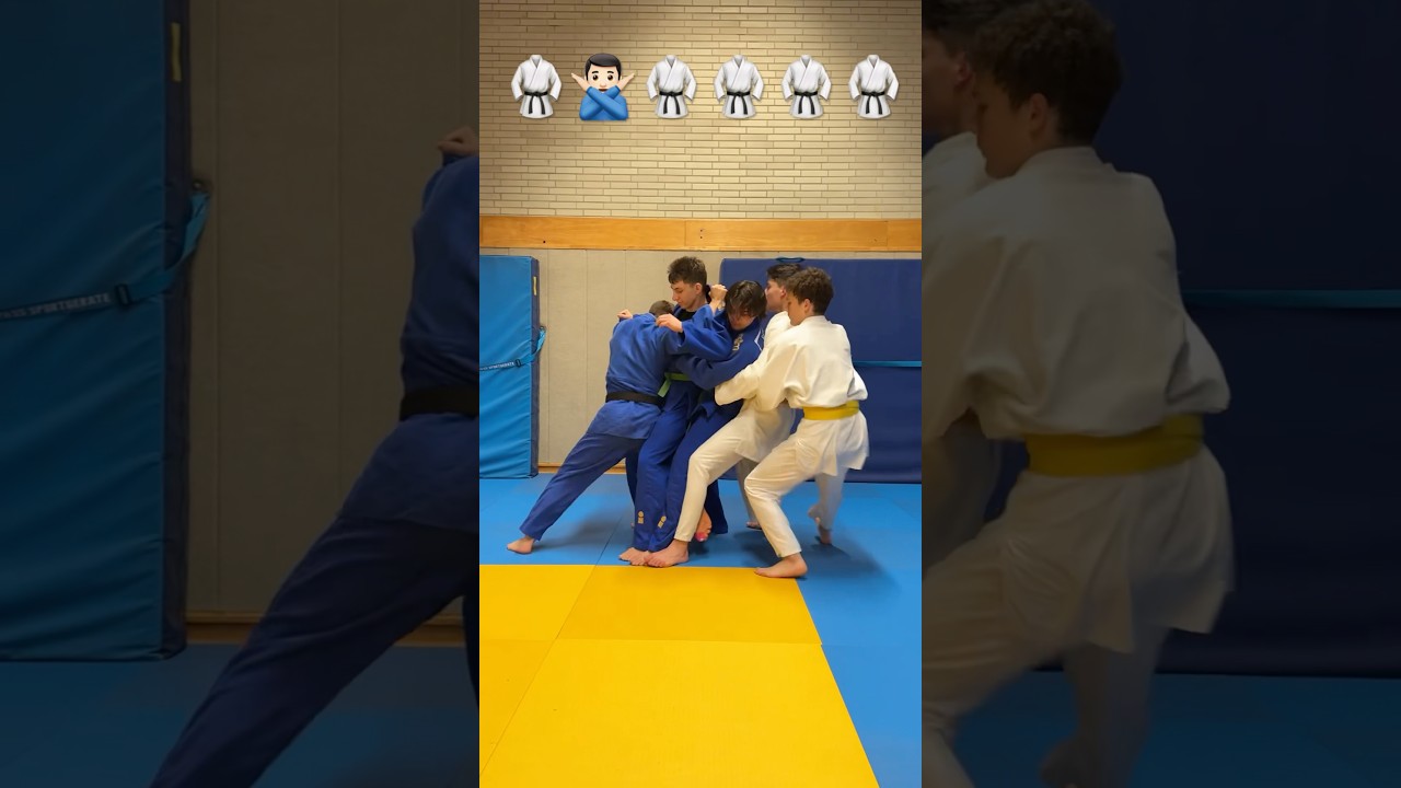 🥋The strongest judoka in the world hits an Ouchi Gari on four opponents at once!😂 #judo #ouchigari