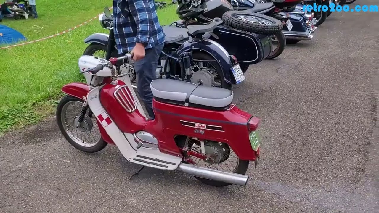 Jawa 20 220 50 skuter Kaczka Bieszczadzki Rajd Pojazdów Zabytkowych i Militarnych w Zagórzu 2022