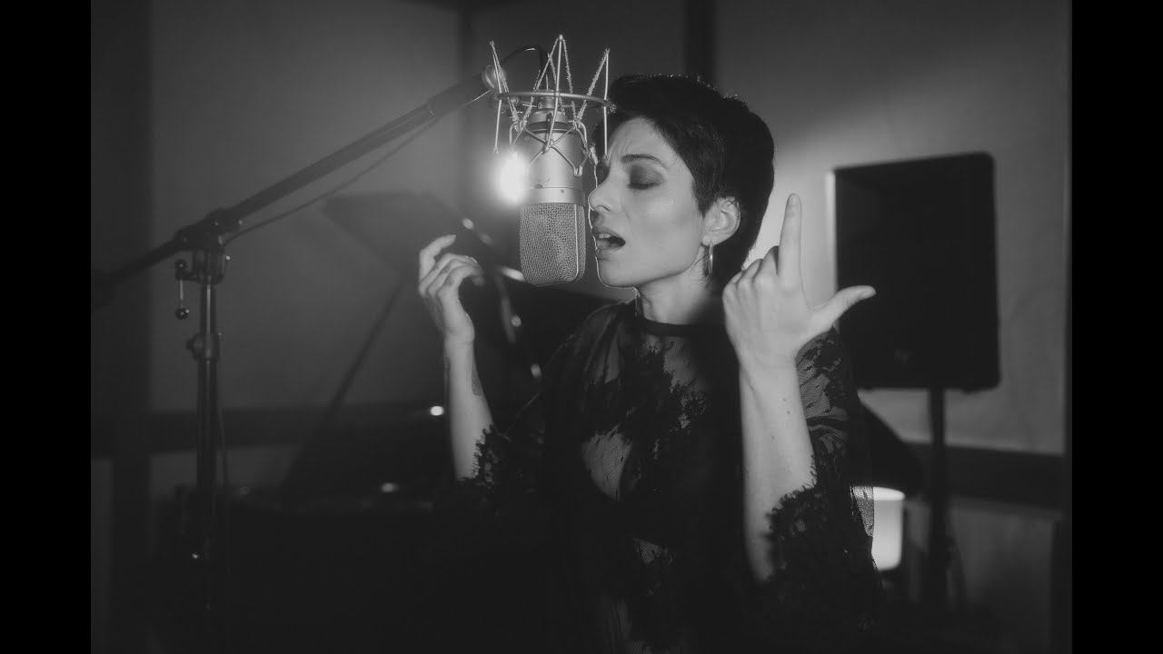 Giordana Angi - Più Di Così (Mina)- Official Video