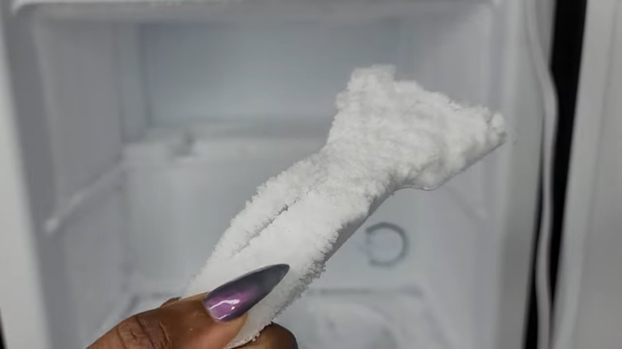 FIRST FREEZER FROST SCRAPING | I TRIED LOL 🫠😂💜🤙🏾 | #iceeating #asmr #asmrice