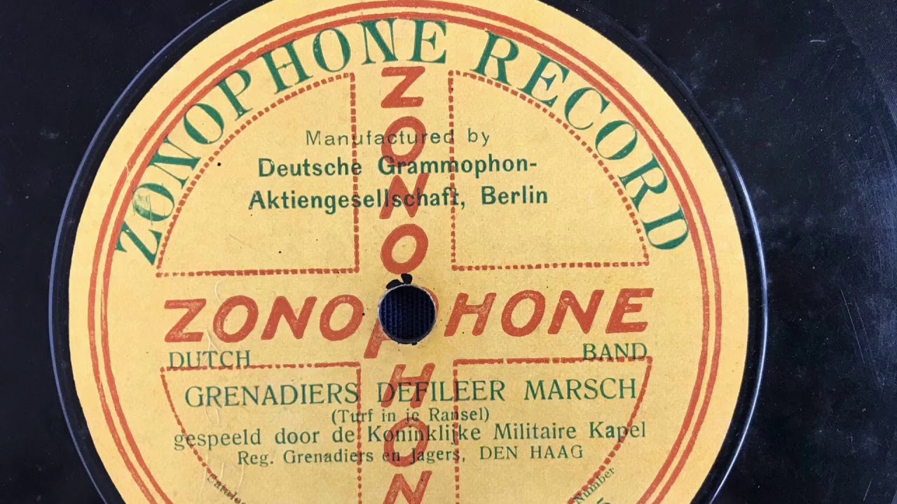 Grenadiers Defileer Marsch/Turf in je ransel (1904/1905)