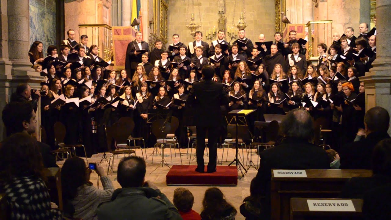 CAUM - Alegrem-se os Céus e a Terra (XVIII Puer Natus Est - 2013)