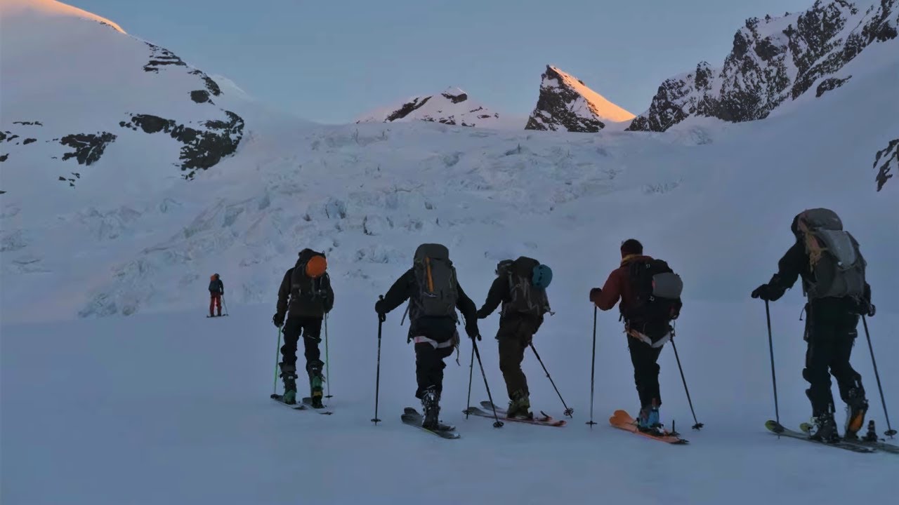 Skitouring in some of the highest peaks of Swizerland.